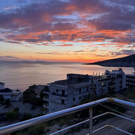 Bluemoon Suites Sarandë エクステリア 写真