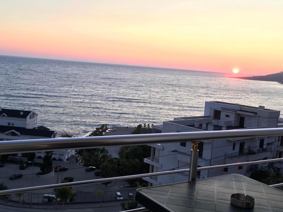 Bluemoon Suites Sarandë エクステリア 写真