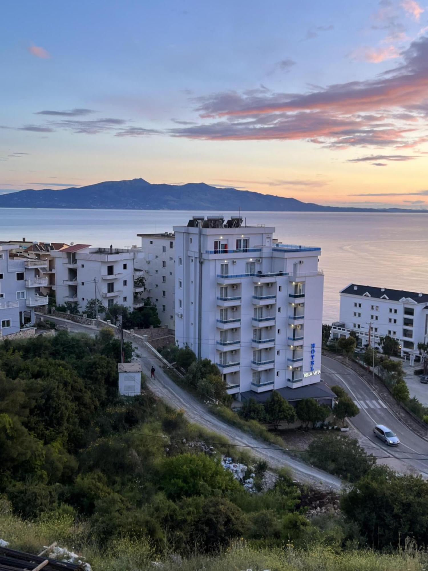 Bluemoon Suites Sarandë エクステリア 写真