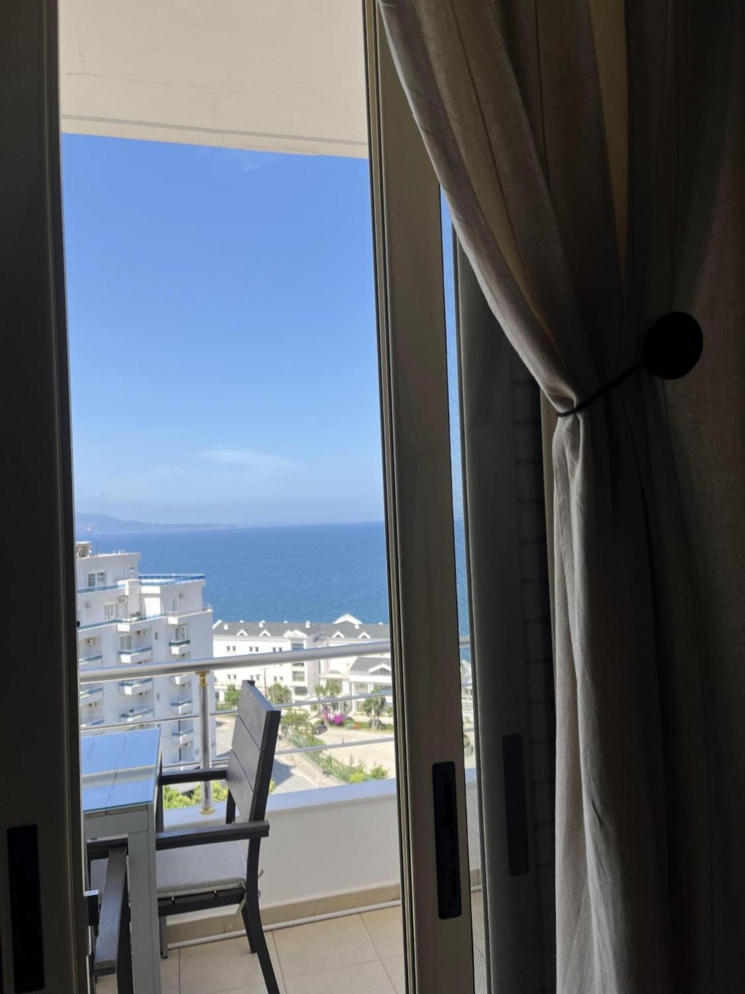 Bluemoon Suites Sarandë エクステリア 写真