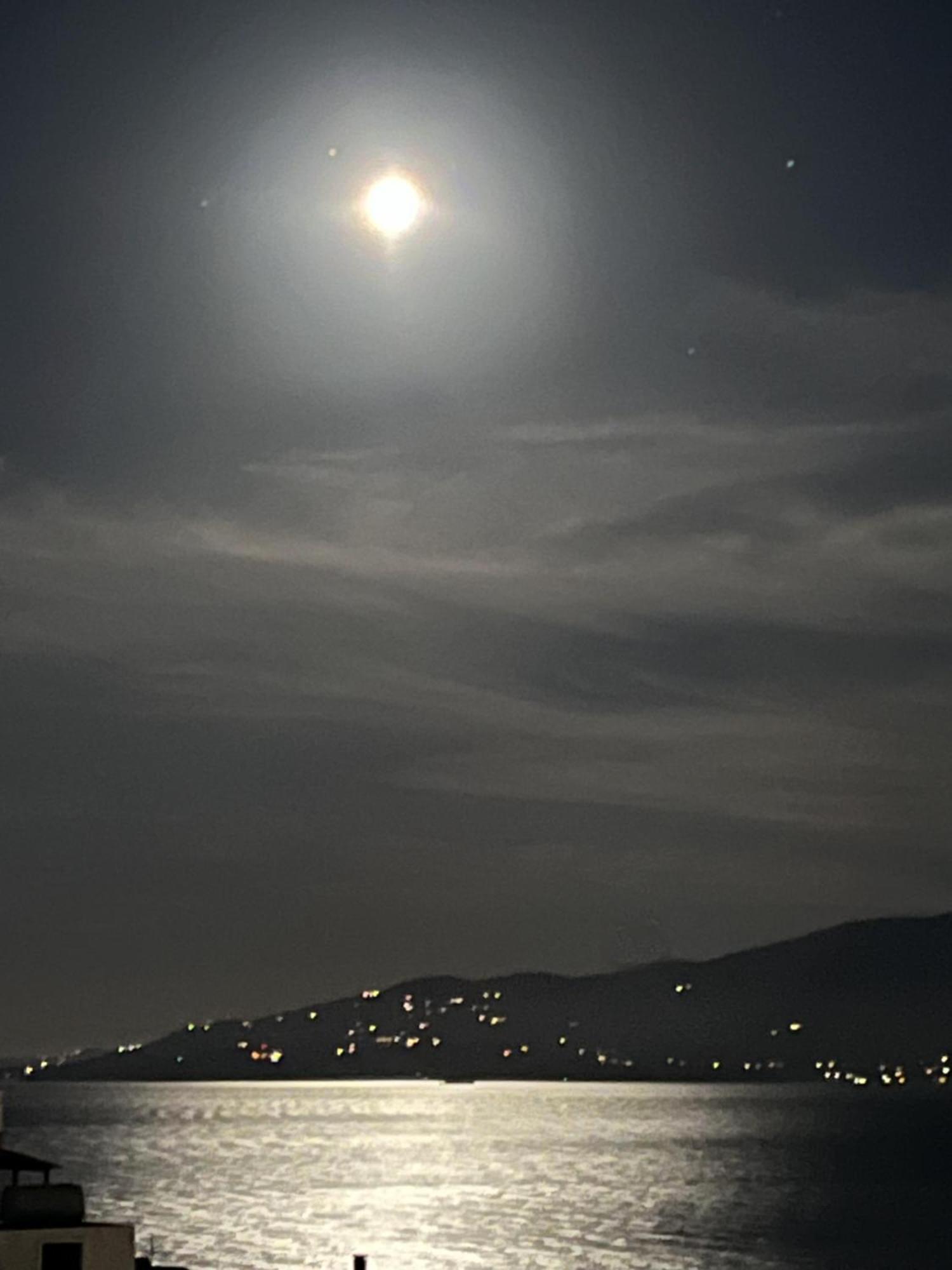 Bluemoon Suites Sarandë エクステリア 写真