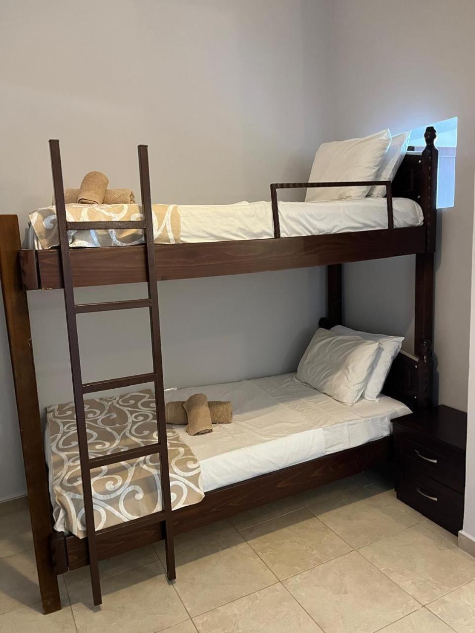 Bluemoon Suites Sarandë エクステリア 写真