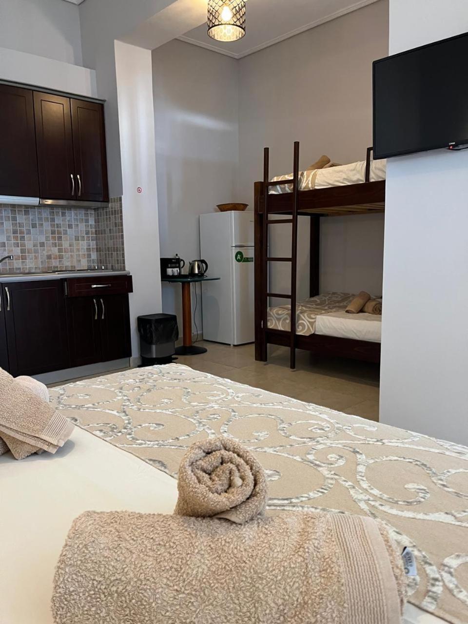 Bluemoon Suites Sarandë エクステリア 写真