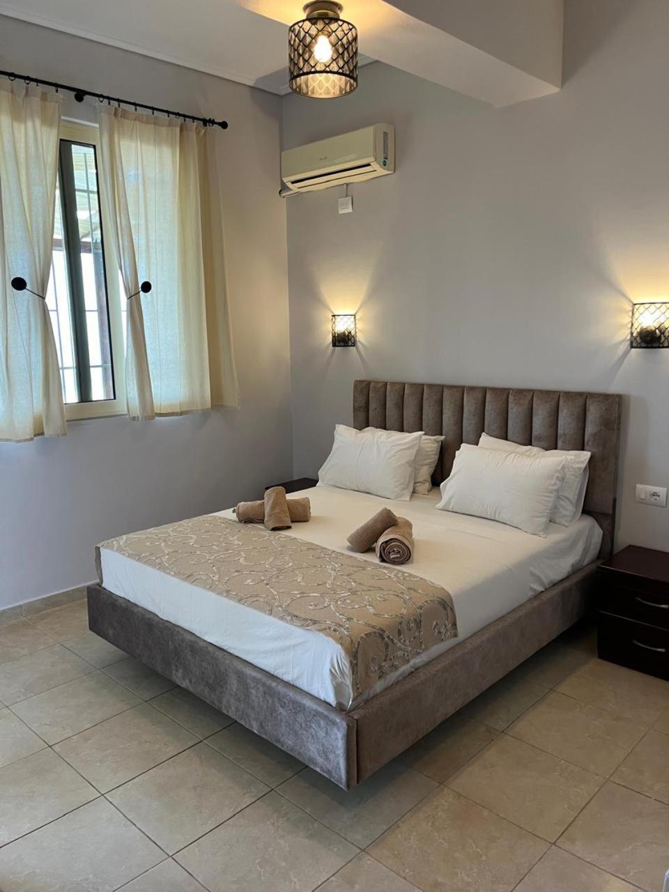 Bluemoon Suites Sarandë エクステリア 写真