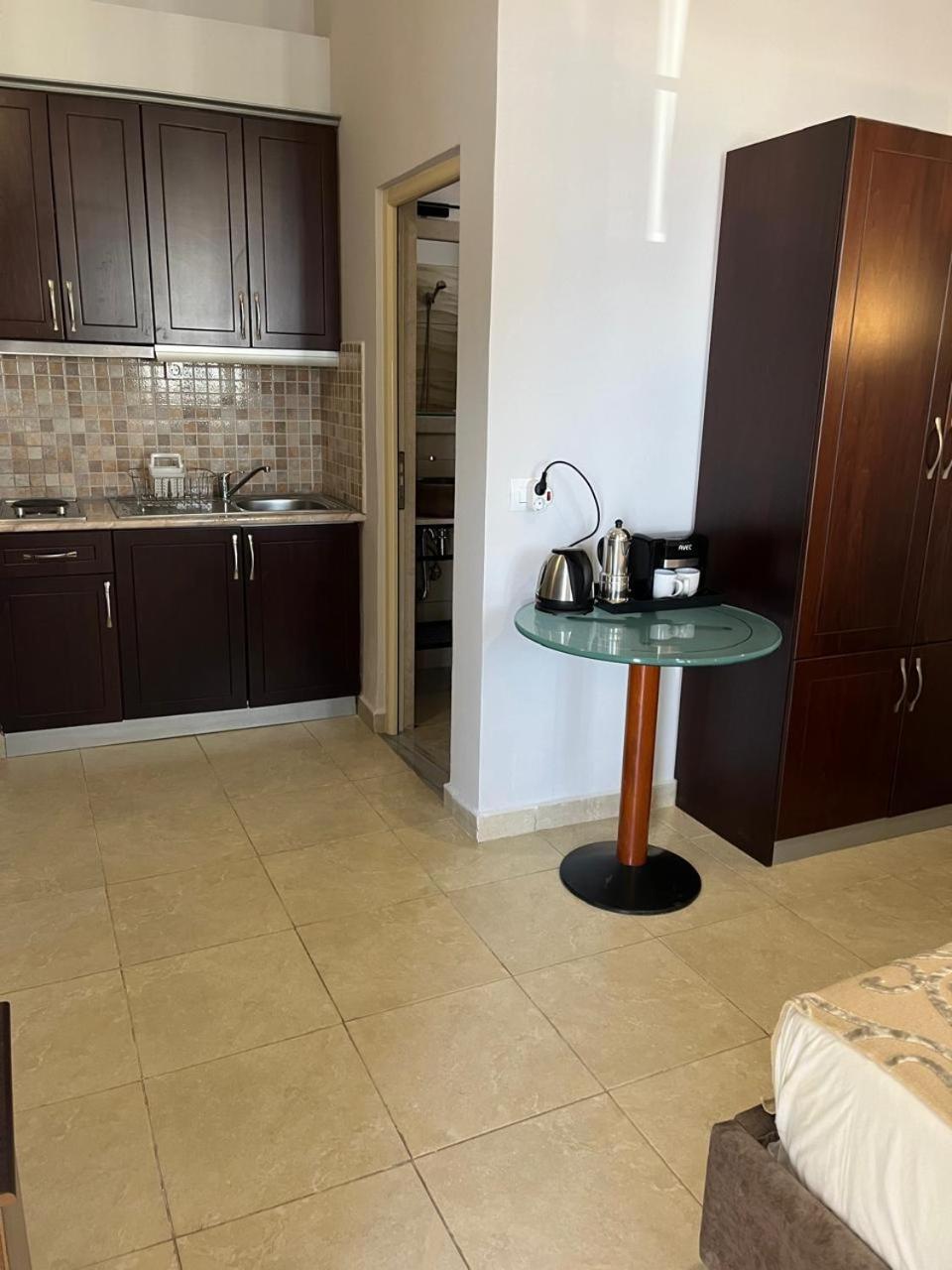 Bluemoon Suites Sarandë エクステリア 写真